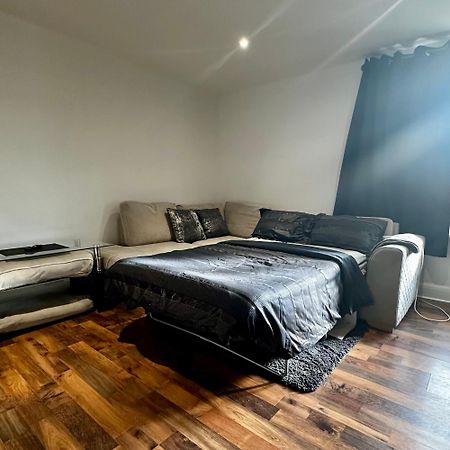 Two Bedroom Flat Town Centre Colchester Esterno foto